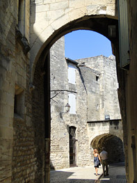 arche vieille ville saint rémy de provence